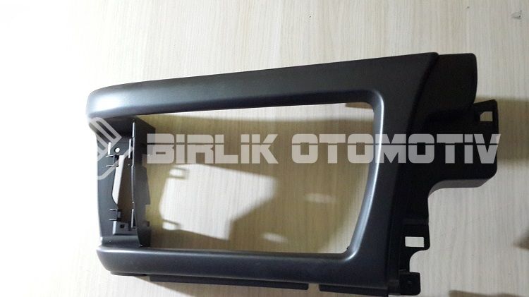 B2500-FAR ÇERÇEVESI SİYAH SOL 97-00 B2500-FAR ÇERÇEVESI SİYAH SOL 97-00