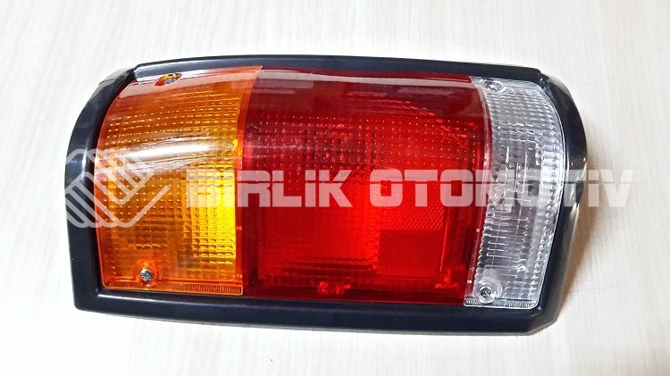 B2500-STOP LAMBASI SİYAH SAĞ 90-00 B2500-STOP LAMBASI SİYAH SAĞ 90-00