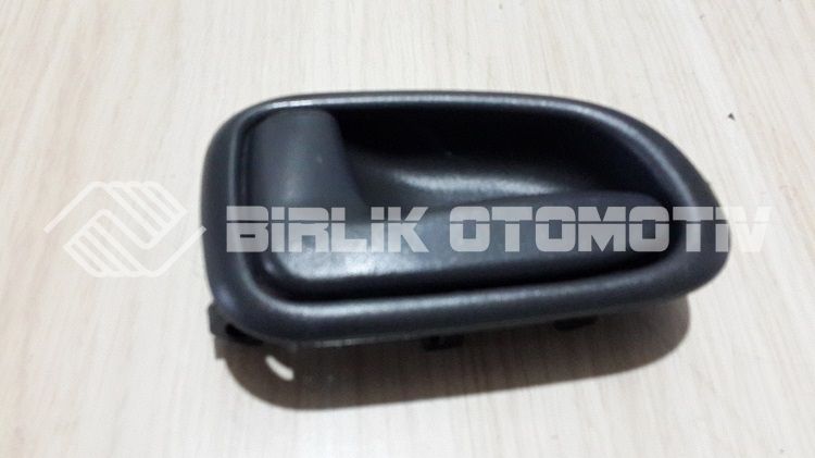 COROLLA AE101-ÖN KAPI İÇ AÇMA KOLU SİYAH SOL 93-98 COROLLA AE101-ÖN KAPI İÇ AÇMA KOLU SİYAH SOL 93-98